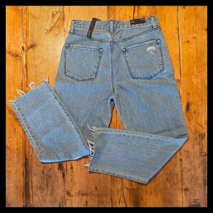 🆕️ ✨️J Brand Wynne Size 28 Stone Wash Denim Jeans